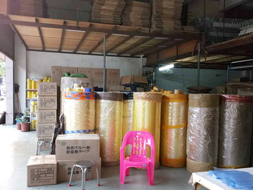 透(tòu)明(míng)膠帶(dài)生産車間